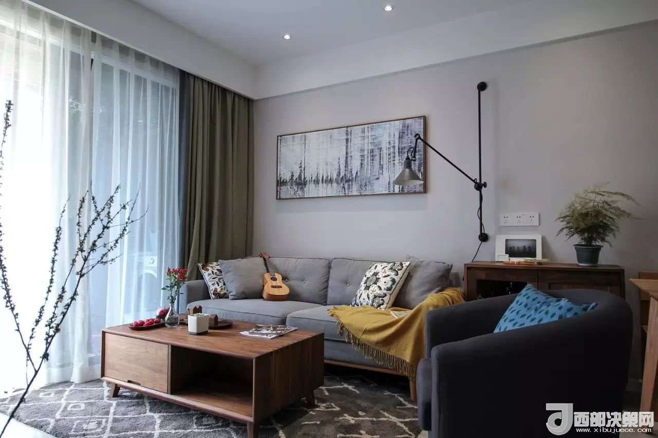 沙發(fā)背景墻選對(duì)裝飾畫，才能美了整個(gè)客廳空間！