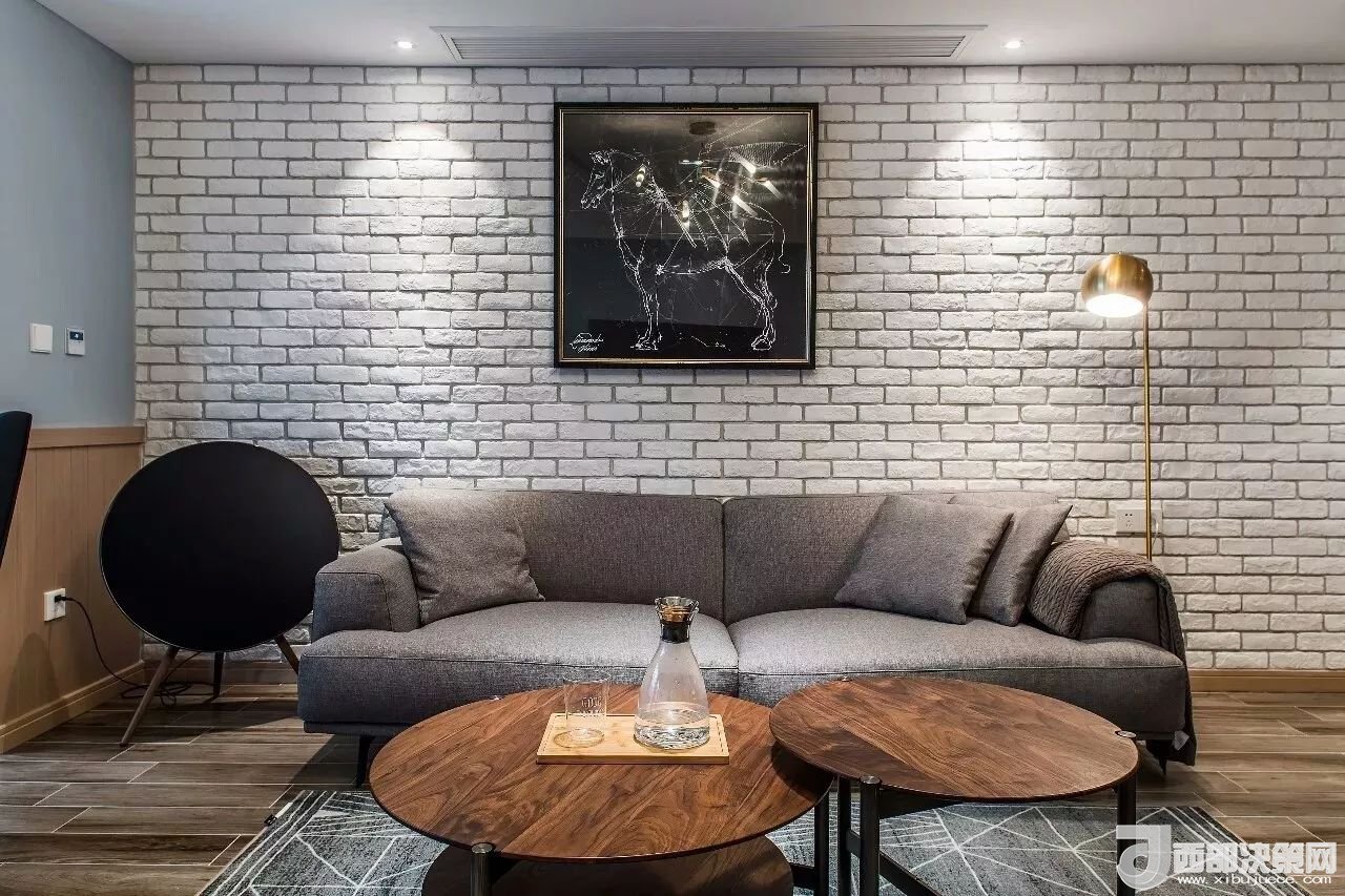 沙發(fā)背景墻選對(duì)裝飾畫，才能美了整個(gè)客廳空間！