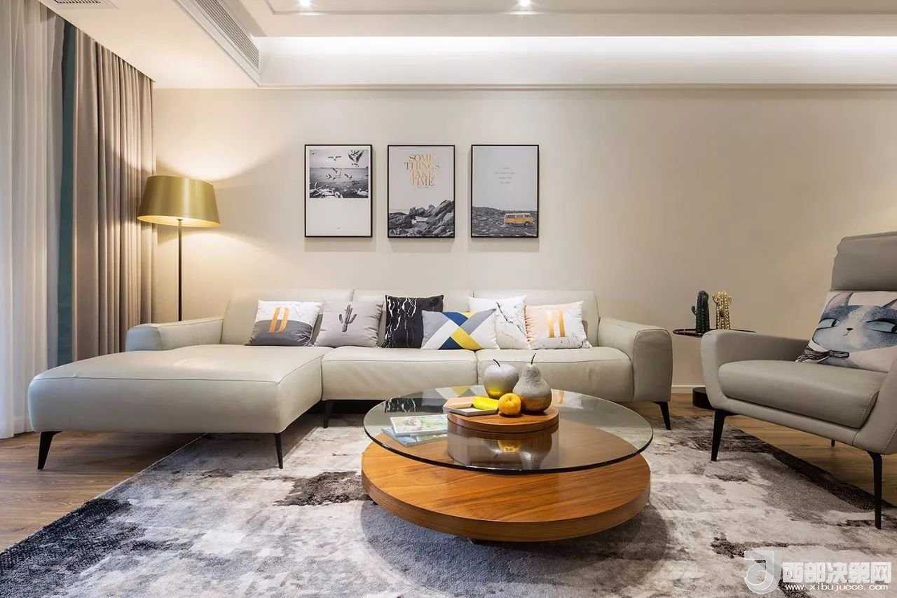 沙發(fā)背景墻選對(duì)裝飾畫，才能美了整個(gè)客廳空間！