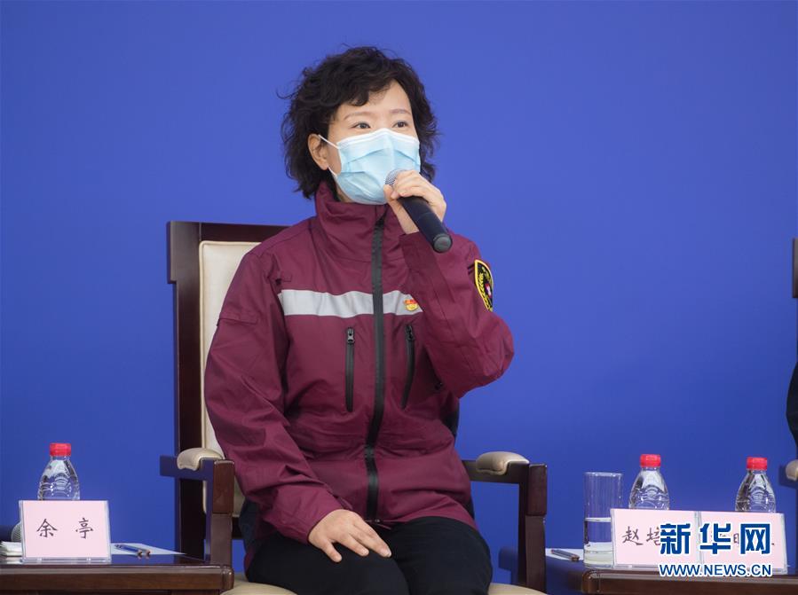 （聚焦疫情防控·圖文互動(dòng)）（5）分秒必爭(zhēng)！一切為了治病救人——中國(guó)抗疫生命至上的生動(dòng)實(shí)踐