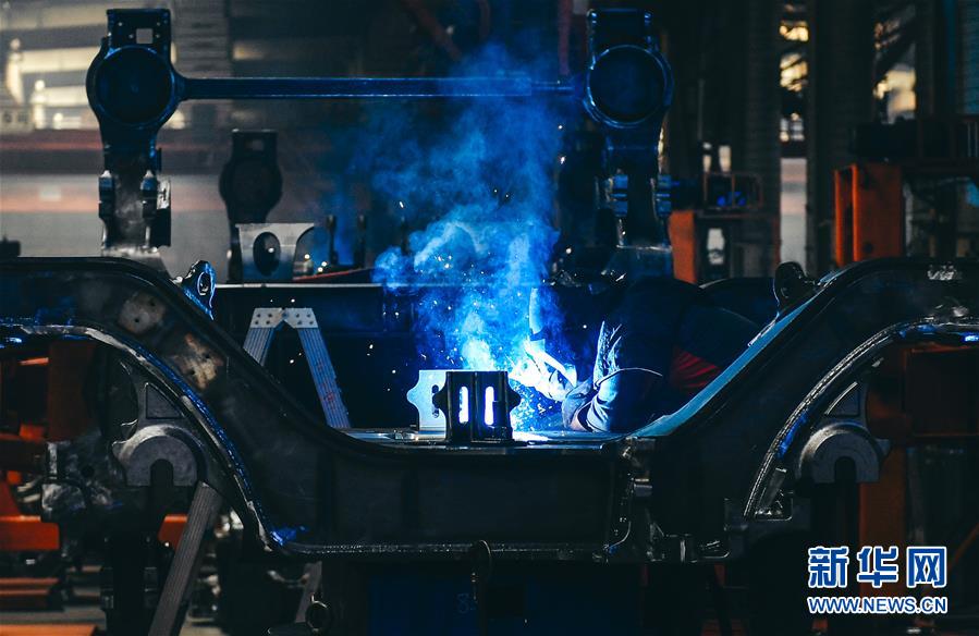 （在習近平新時代中國特色社會主義思想指引下——新時代新作為新篇章·習近平總書記關(guān)切事·圖文互動）（3）汗水的味道——記錄奮戰(zhàn)在復工復產(chǎn)一線的勞動者