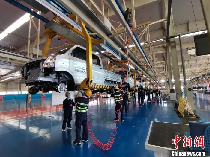 4月初，成功汽車全面復(fù)工復(fù)產(chǎn)。尤其是隨著疫情得到控制，該公司的生產(chǎn)力度也不斷加大?！「唢w 攝