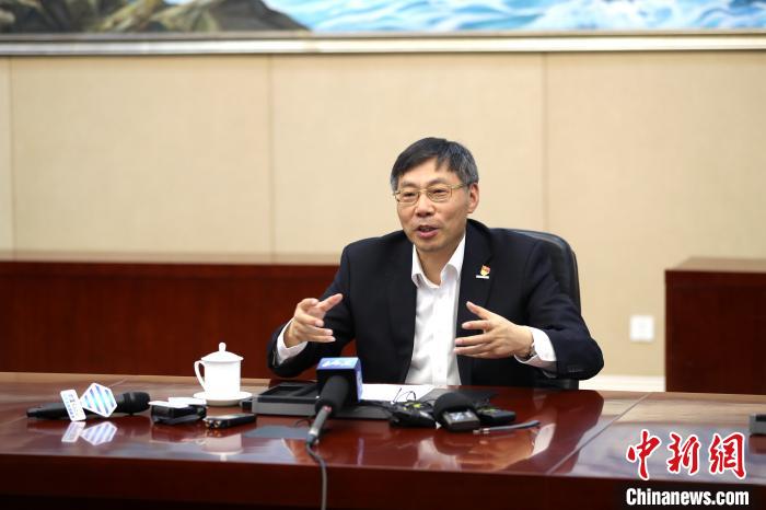 近日，全國人大代表、浪潮集團(tuán)董事長兼CEO孫丕恕接受媒體采訪。浪潮集圖供圖