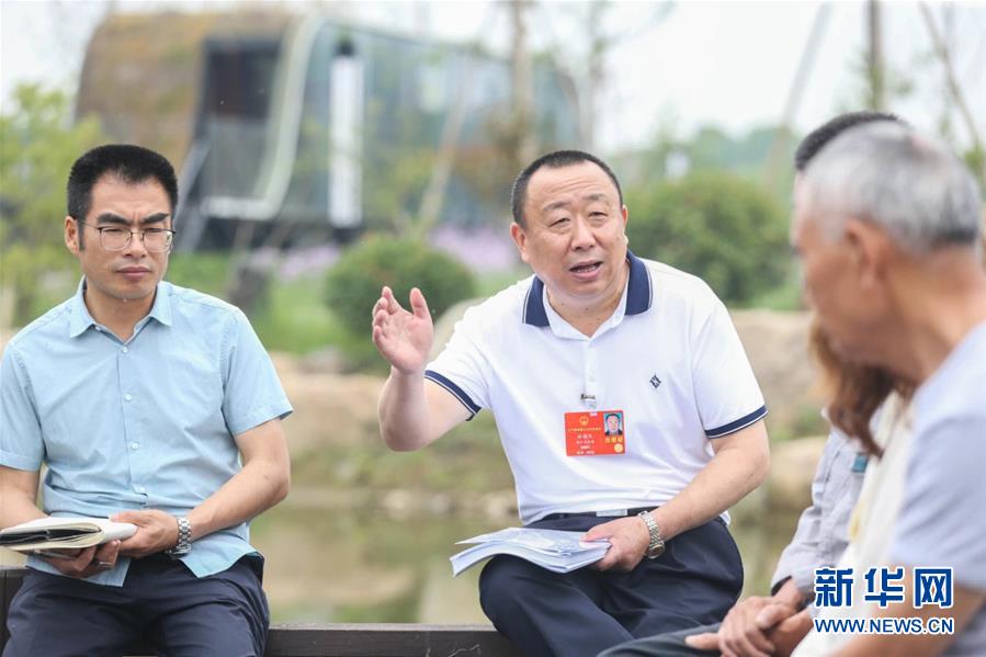 （新華全媒頭條·兩會(huì)精神看落實(shí)·圖文互動(dòng)）（2）整體謀劃、系統(tǒng)升級(jí)、全面提升——落實(shí)全國(guó)兩會(huì)精神織牢織密公共衛(wèi)生防護(hù)網(wǎng)