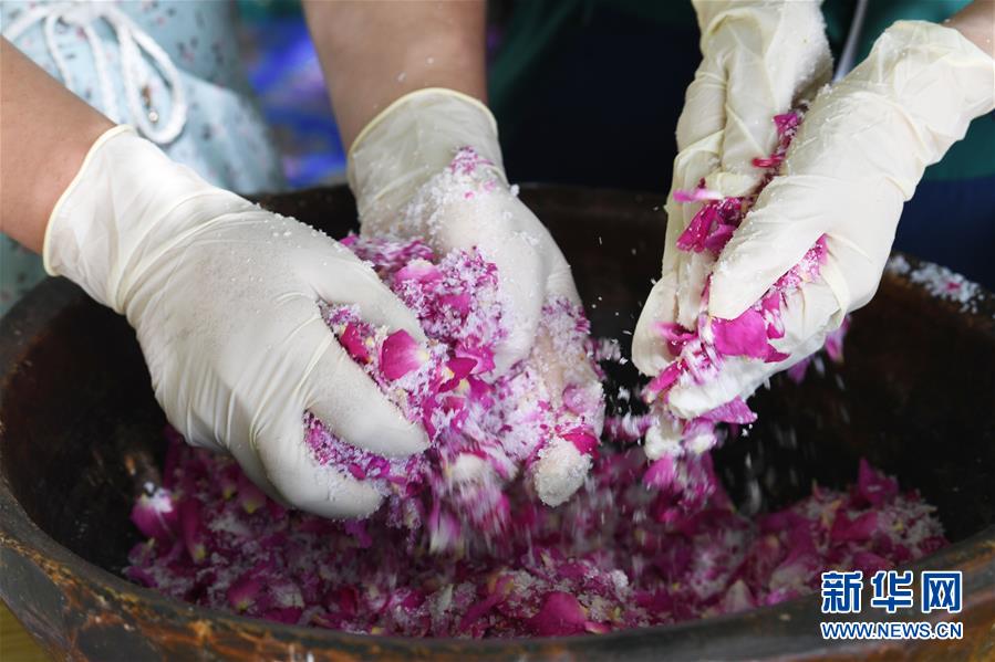 （決戰(zhàn)決勝脫貧攻堅(jiān)·聚焦三區(qū)三州·圖文互動(dòng)）（4）號角聲里看于田——來自庫爾班大叔故鄉(xiāng)的脫貧報(bào)告