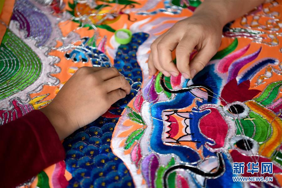 （決戰(zhàn)決勝脫貧攻堅(jiān)·聚焦三區(qū)三州·圖文互動(dòng)）（5）號角聲里看于田——來自庫爾班大叔故鄉(xiāng)的脫貧報(bào)告