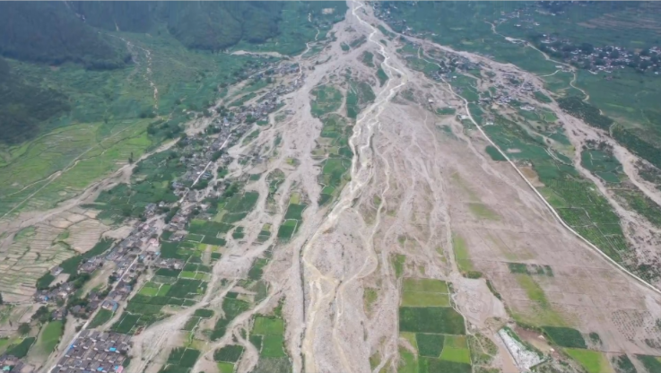 ▲圖為涼山冕寧山洪現(xiàn)場，來源：四川消防。