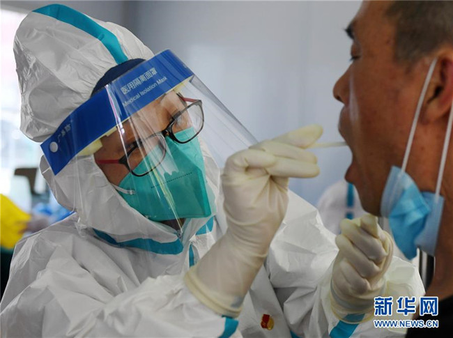 （新華全媒頭條·圖文互動）（7）首都再戰(zhàn)“疫”，難忘40天——寫在北京應(yīng)急響應(yīng)級別降級之際 