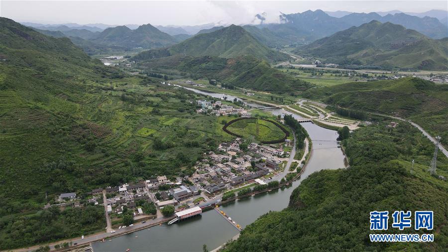 （新華全媒頭條·走向我們的小康生活·圖文互動(dòng)）（5）長(zhǎng)城腳下，小康村串成“珍珠鏈”