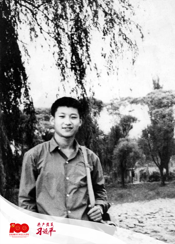 這是1972年，插隊回京探親時的習近平。