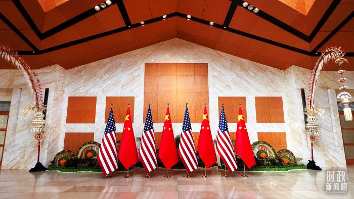 △中美兩國(guó)元首在這里握手合影。(總臺(tái)央視記者張宇拍攝)