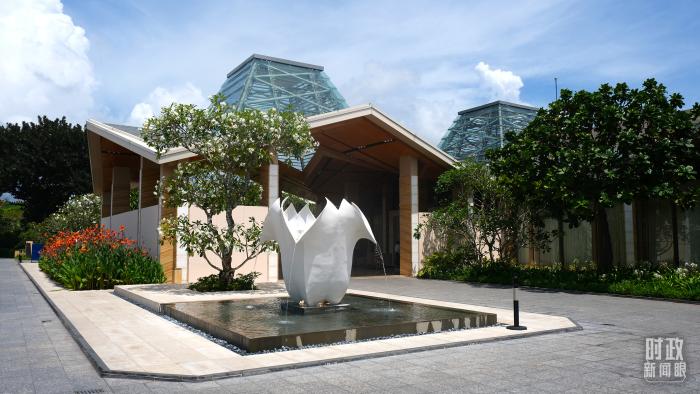 △中美元首舉行會(huì)晤的會(huì)議樓。(總臺(tái)央視記者劉琦拍攝)